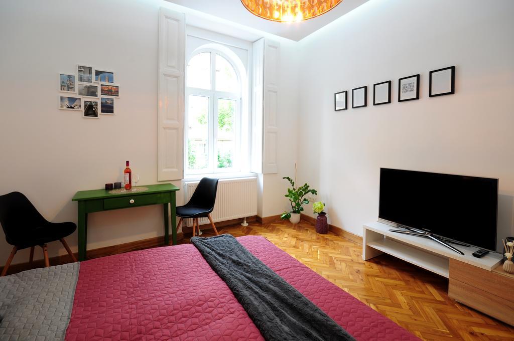 Stylish Apartman Segedyn Zewnętrze zdjęcie